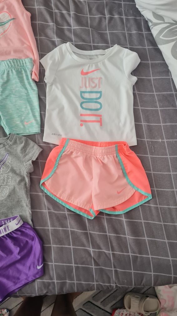 Дрехи за момиче adidas & nike