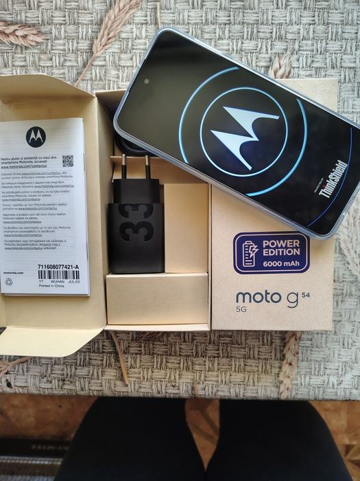 Моторола джи 54 5дж 12+12/256 Пауър
