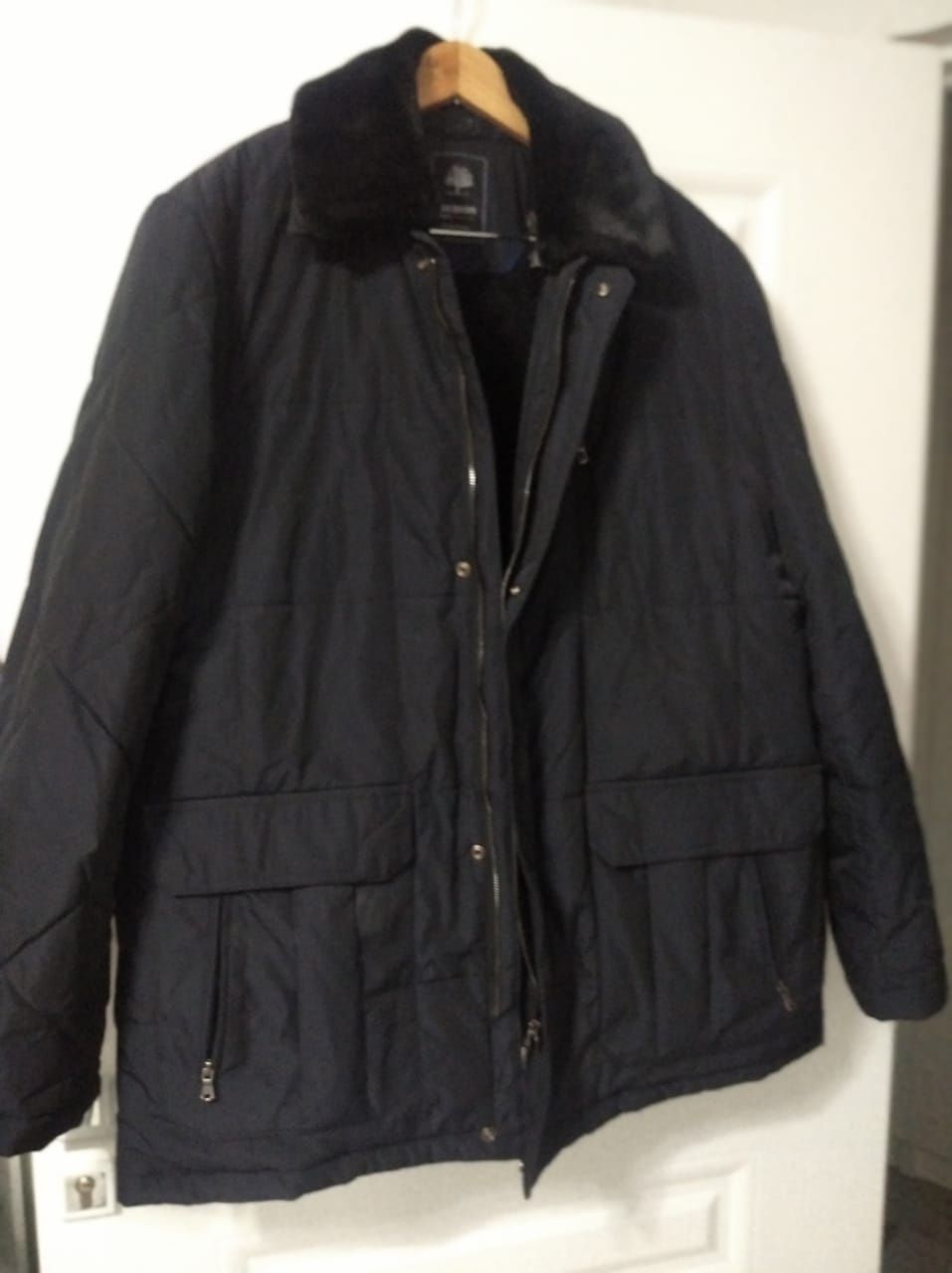 Зимняя мужская куртка. Воротник из натуральной цигейки . Размер 58-60