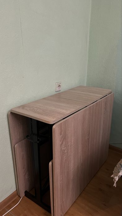 Продам стол книжка