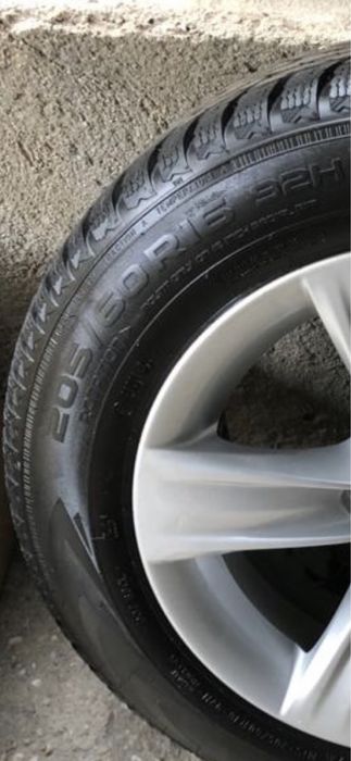 Jante originale Bmw cu anvelope de iarna Nokian