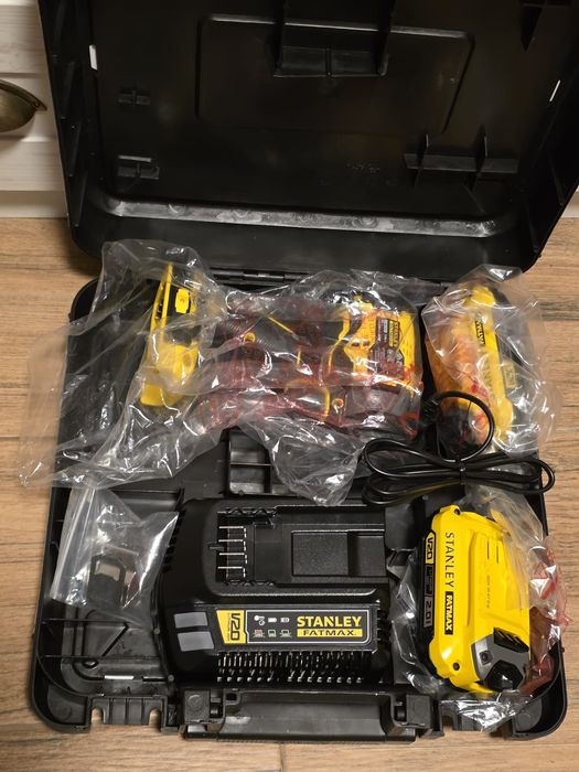 Masina de insurubat cu impact Stanley Fatmax SFMCF810B