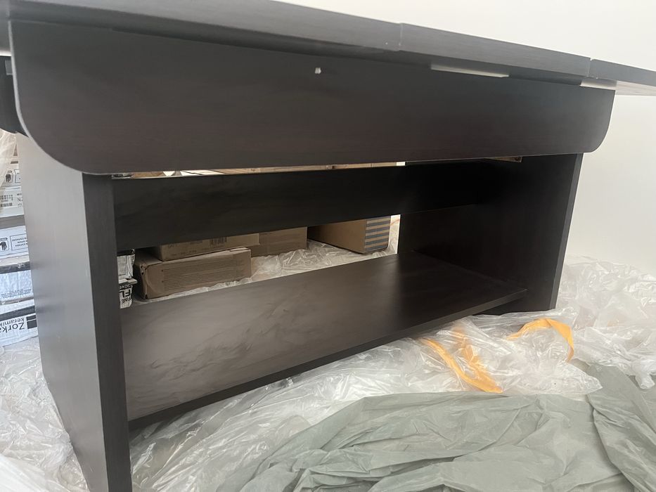 Холна маса с повдигащ механизъм