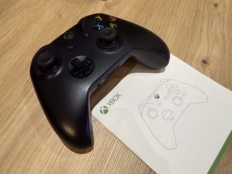 xBox One (1540) + senzor Kinect + 1 consolă wireless