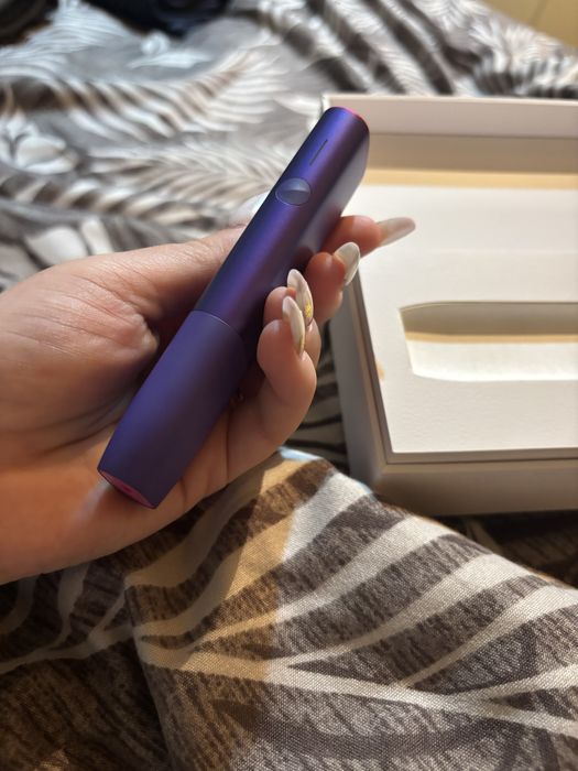 Iqos Iluma Neon Purple