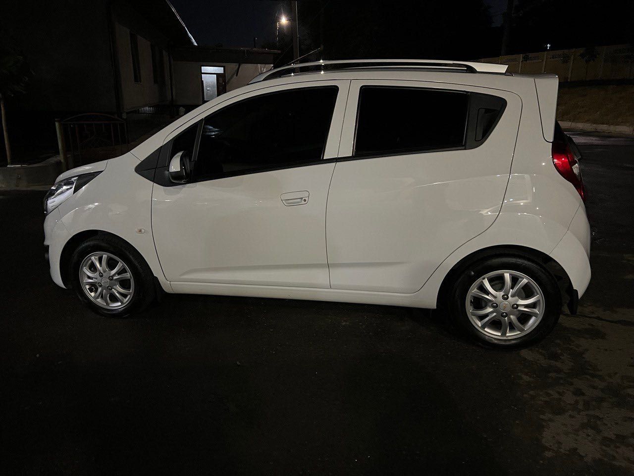 Chevrolet Spark Stayl 4 pozitsia full avtomat 2022 yil kraska tozza