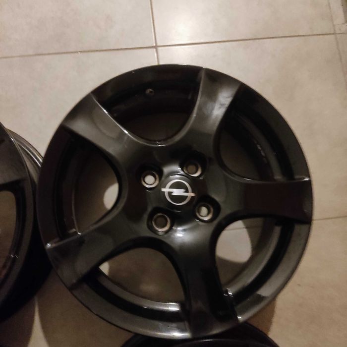 Алуминиеви джанти за Opel 15 цола със сензори за налягане.