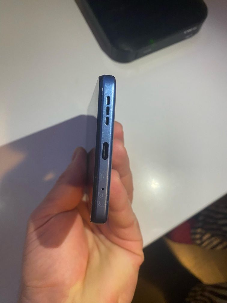 Vand Motorola g25 power fără zgârieturi arata și merge foarte bine