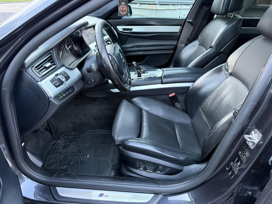 Bmw 750i ~ Pachet M ~ 4 Butoane ~ 2011 ~ 4.4 Benzina