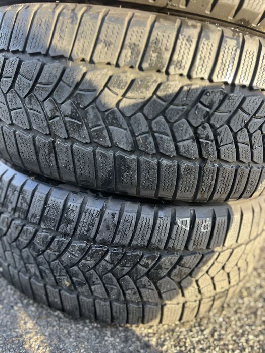 Зимни гуми 17” Firestone205/55/17 . DOT18 в много добро състояние .