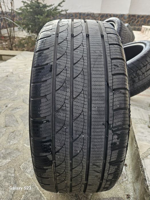 Всесезонни гуми 255/35/R19 Rotalla Setula Цената е за 4-те.