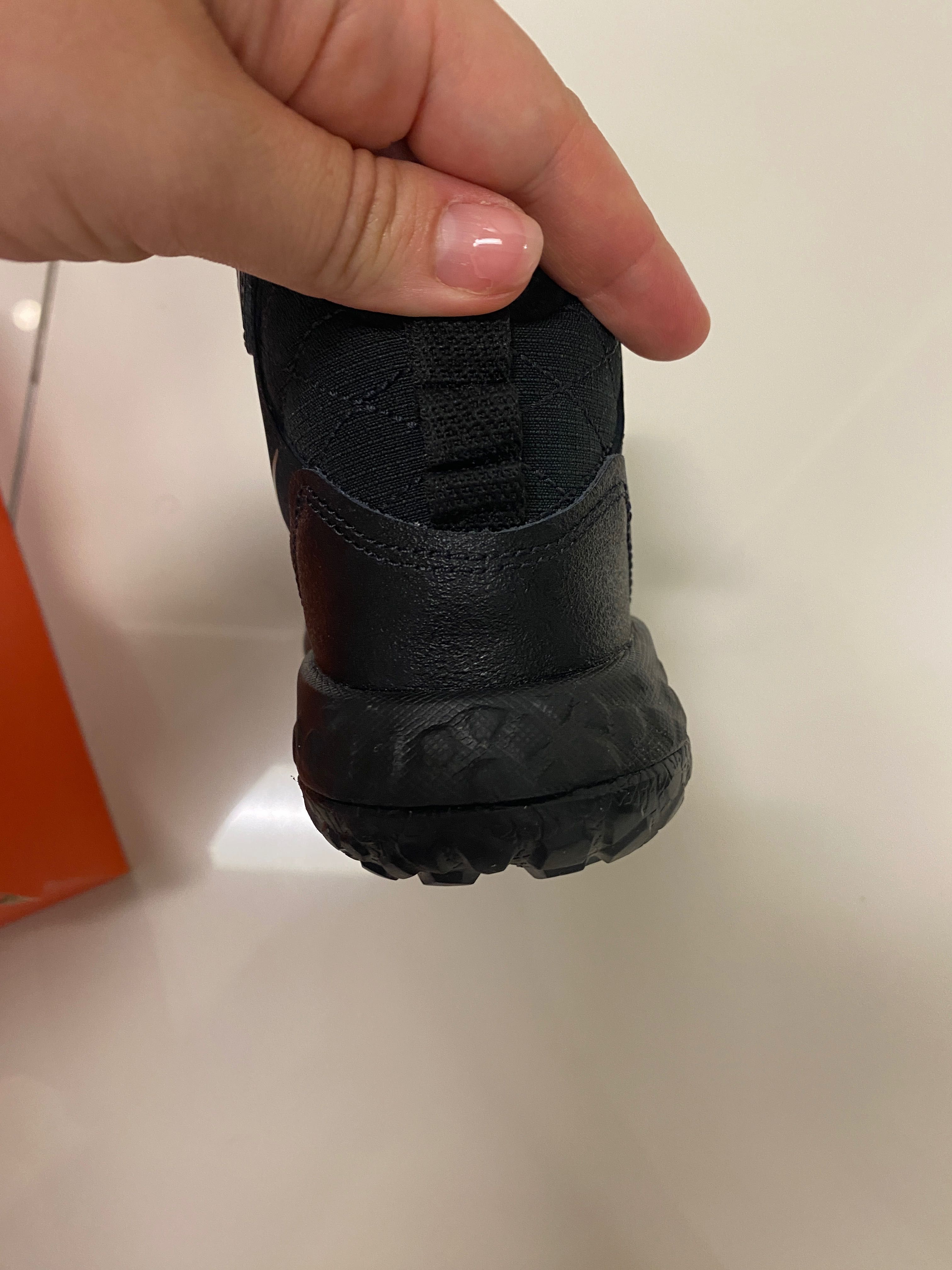 Оригинални!Nike детски боти 28.5 номер