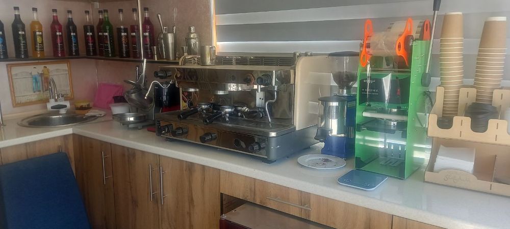 Ижорага берлади барный комплект. Кофемашина la cimbali, блендер, шейк.