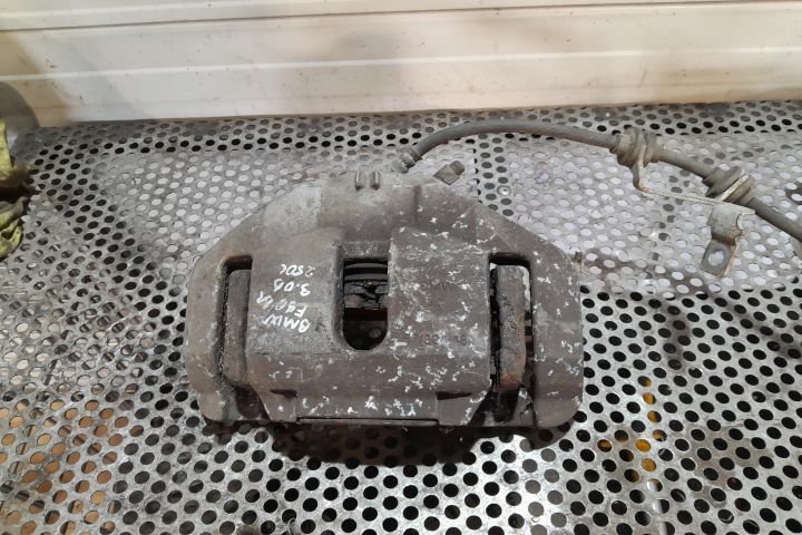 Etrier fata dreapta BMW Seria 3 E90 [2004 - 2010] Sedan 318i MT (129