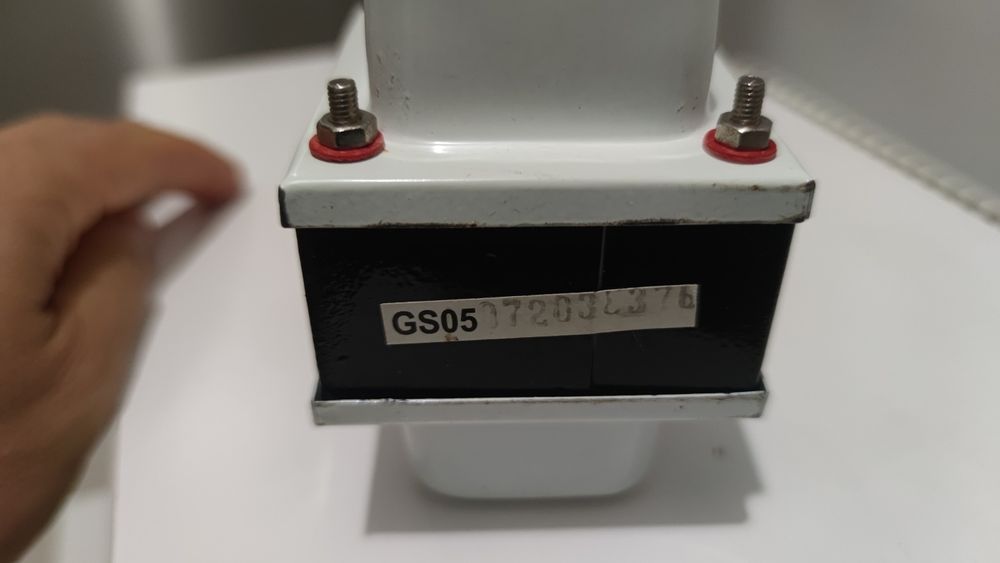 Конвертор 220 към 110 волта и 110 към 220