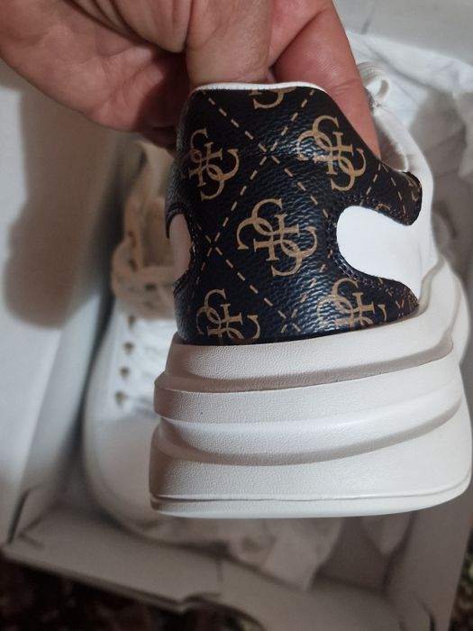 Adidasi guess barbati