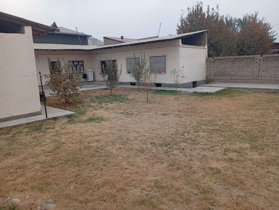 Uy sotiladi hamma sharoitlari bor