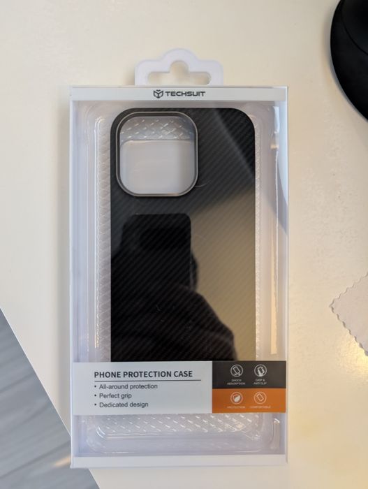 Husa MagSafe iPhone 16 pro din carbon/aramid