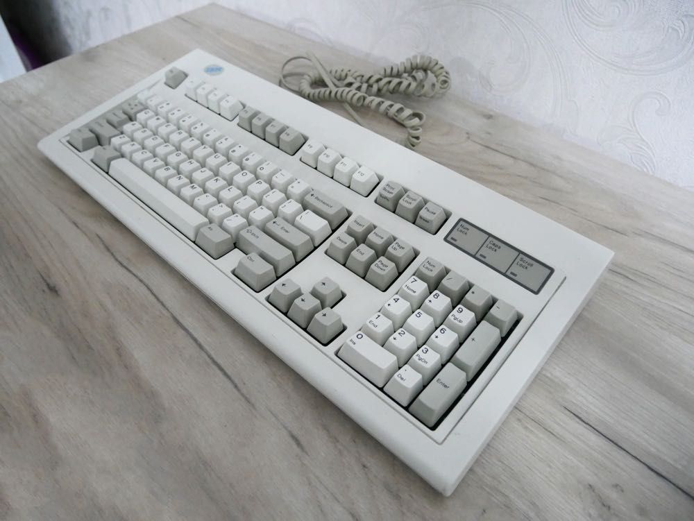 Клавиатура IBM Model M (1993 г) в отличном состоянии.