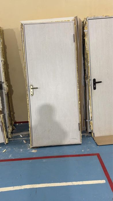 Продается б/у двери