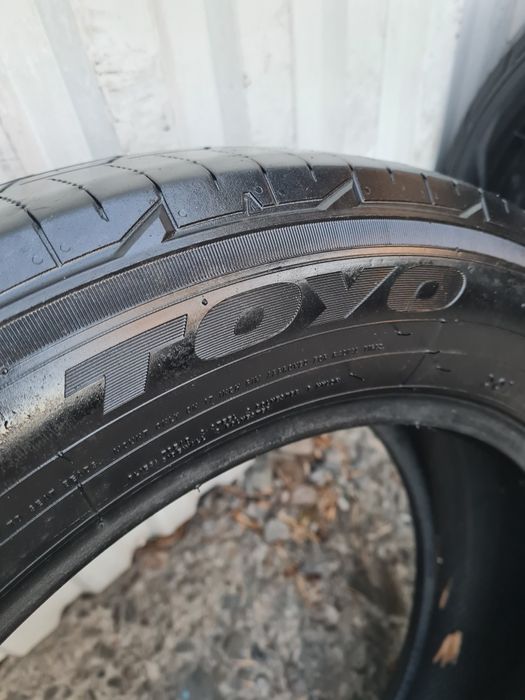 2  Anvelope de vara *215/60R17 C*TOYO*LICHIDARE STOC*50 Lei Buc*
