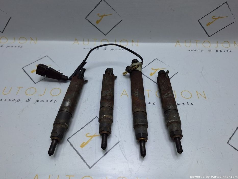 Set injectoare VOLKSWAGEN BORA (1J2) [ 1998 - 2013 ] TDI (AGR, ALH) 66KW|90HP OEM 038130201P / 038130202Q