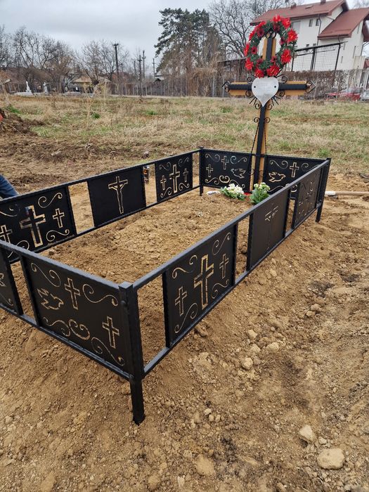 Masa granit , cimitir , cruce , gardut felinar fotogravura pe granit