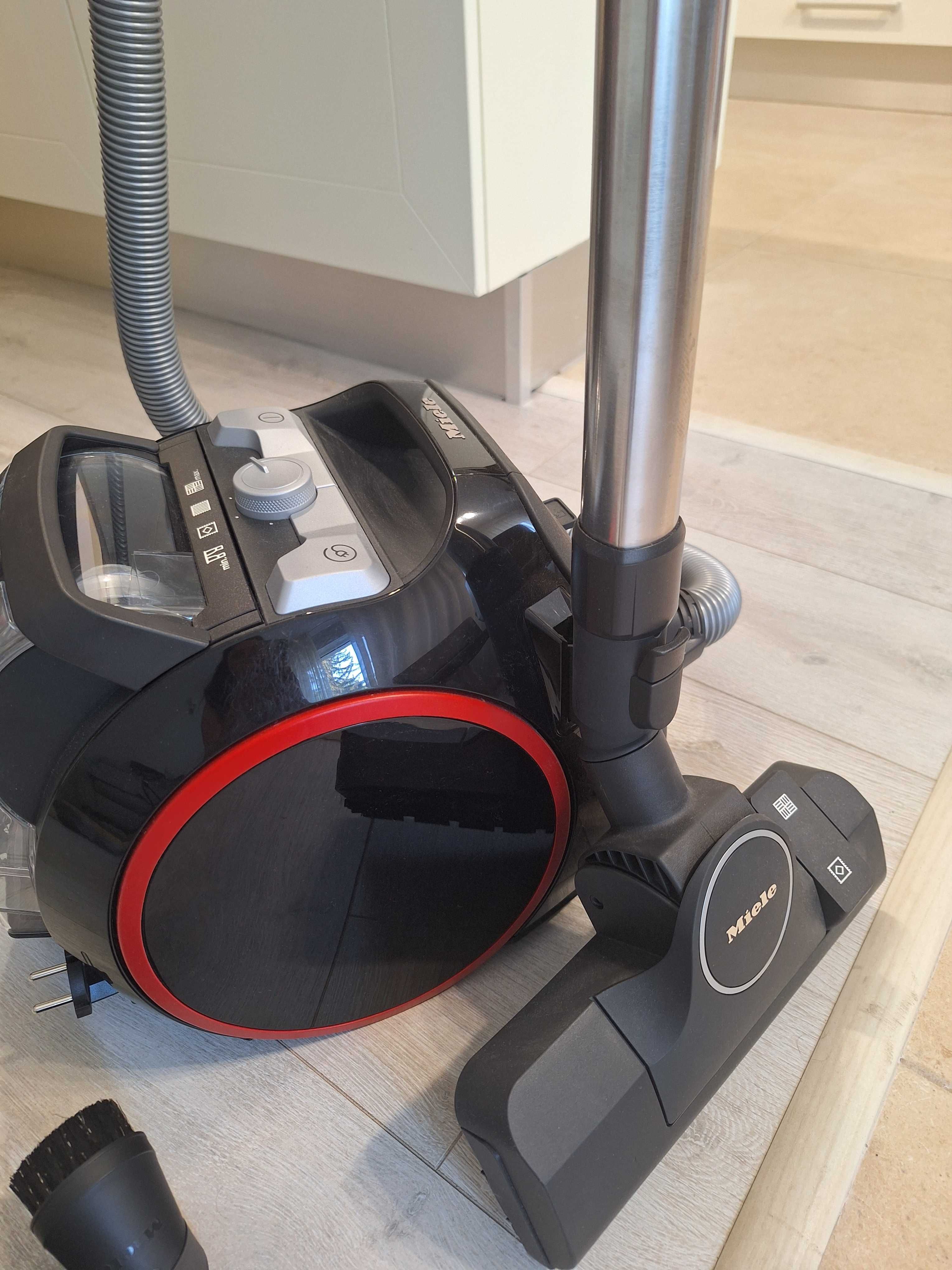 Прахосмукачка Miele Boost CX 1