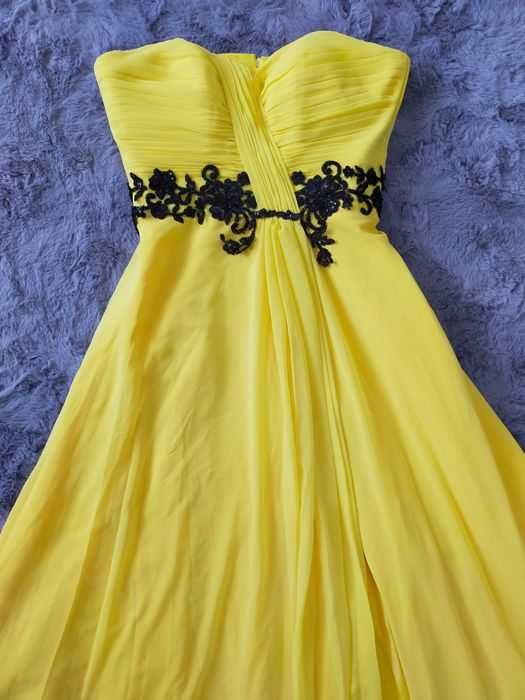 Rochie vaporoasă în 3 straturi de voal