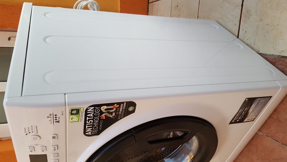 Vand mașina de spălat Ariston hotpoint fm 723 7kg