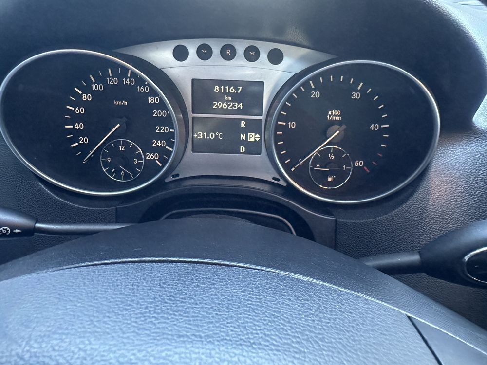 Джип Mercedes ML320