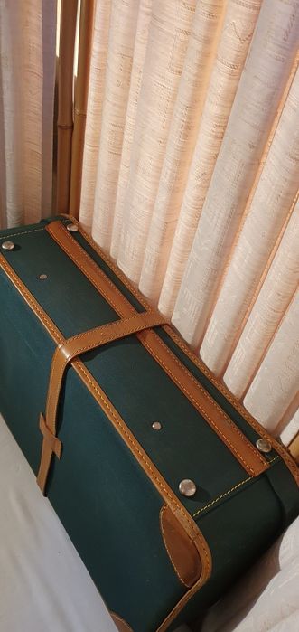 Vând valiza vitange