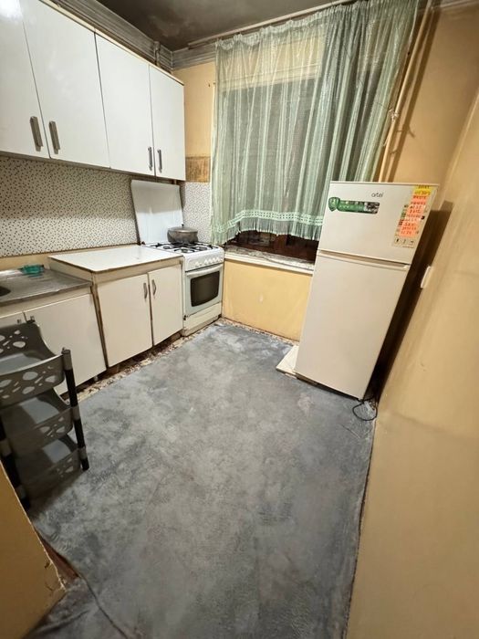 Fargona  shaxar oybek radomdi yonida kunli kvartira bor bezzaks quyami