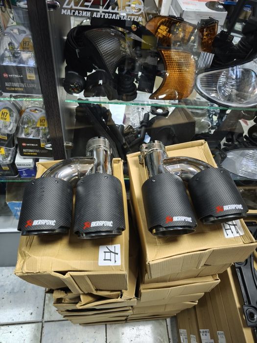 Akrapovich насадки глушителя комплект