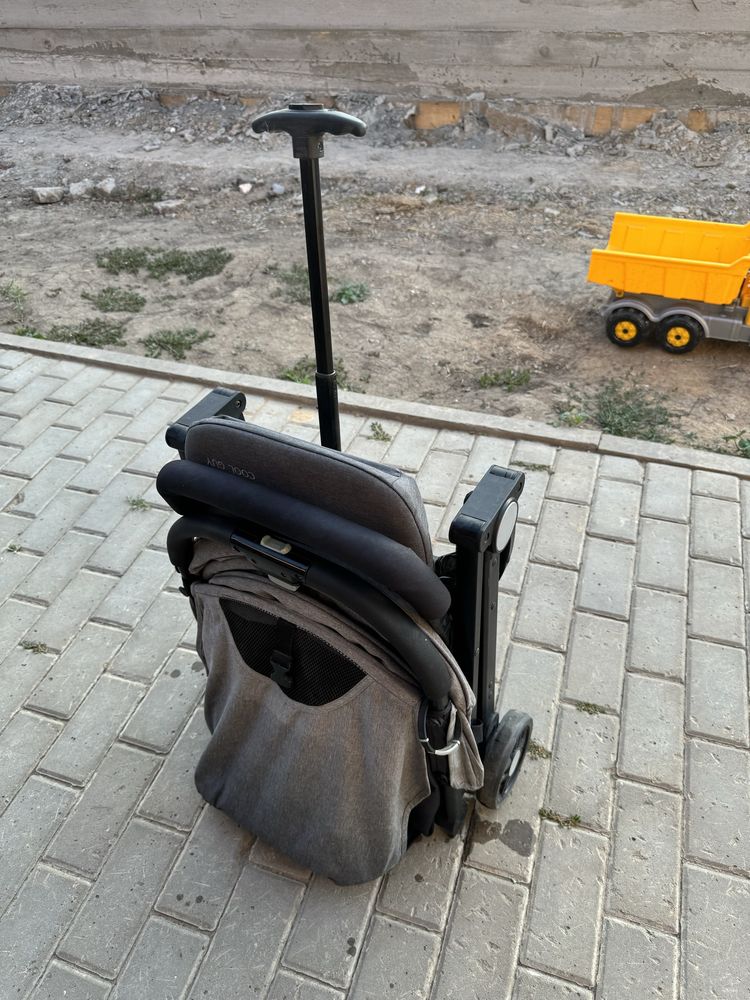 Продам прогулочную коляску, как новая