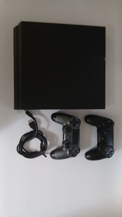 Playstation 4 + 2 джойстика