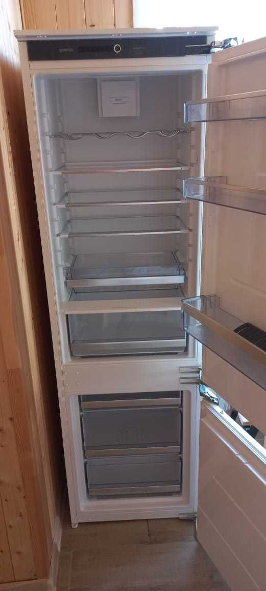 Продам холодильник встраиваемый