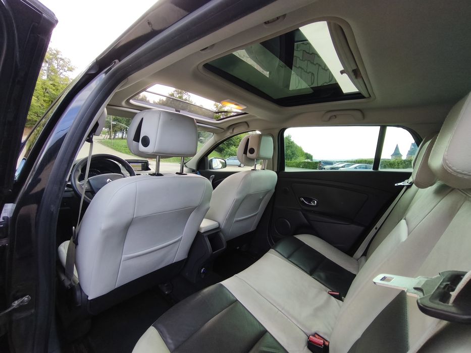 Megane 3 1.5 dci 110 cp manual. Panoramic, full piele alba, xenon,bose