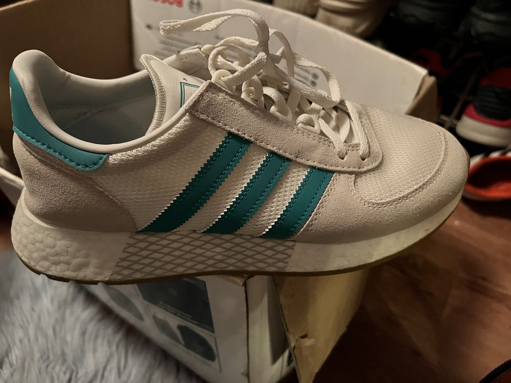 Vand adidasi adidas