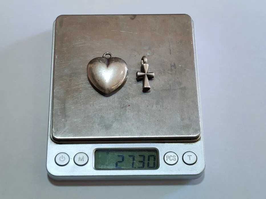 Продавам ръчно изработени сребърно сърце и кръст 925 / 27,30гр