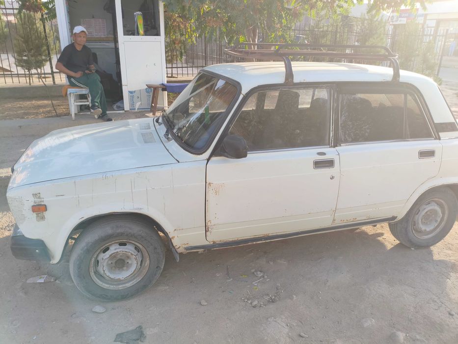 Ваз 2107 йуриб турган мошина