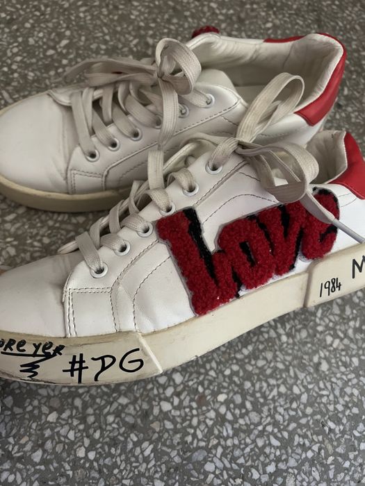 Маратонки Guess.