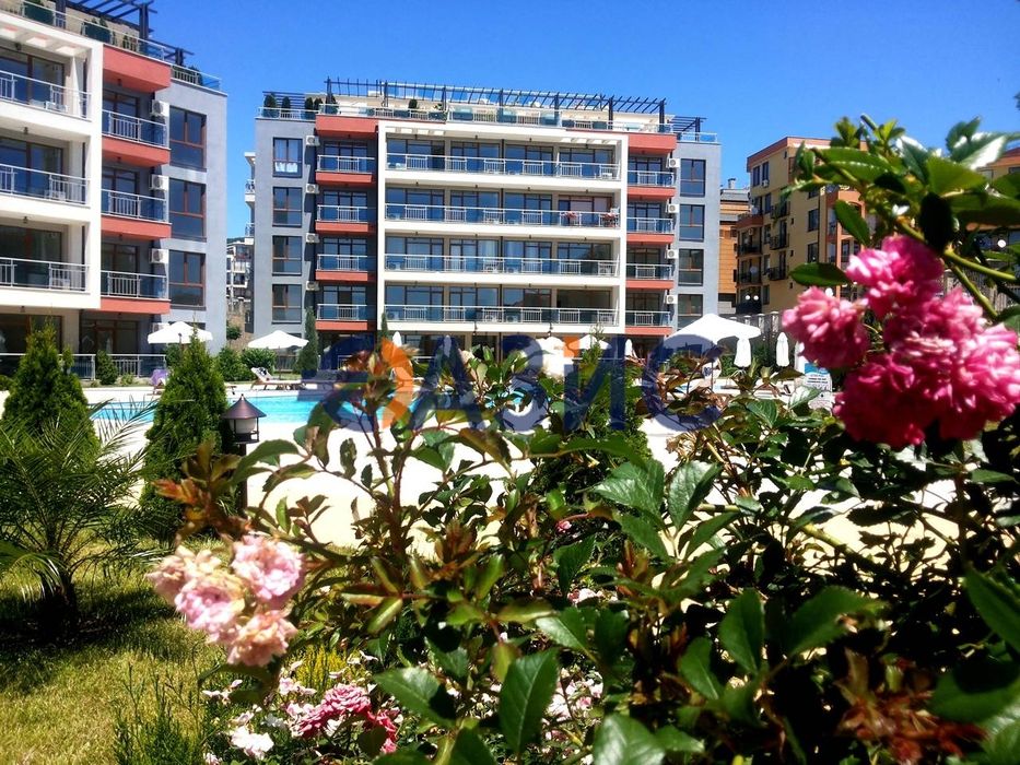 Продава се Четиристаен апартамент в Свети Влас - 247 кв.м за 1008 €/кв.м - Снимка #13