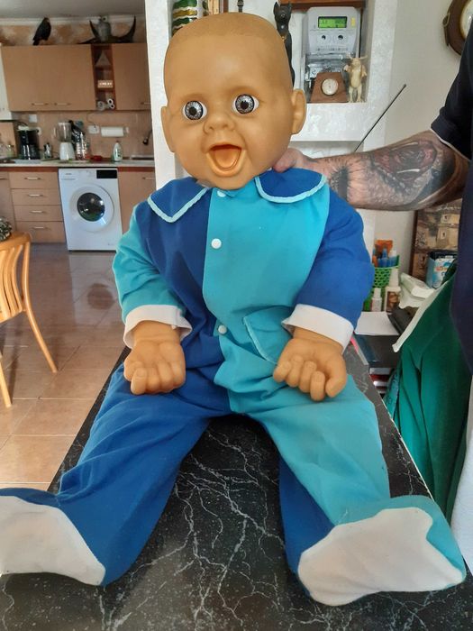 Papusa inalta 80cm, cu corp panza si cap, maini si picioare din guma