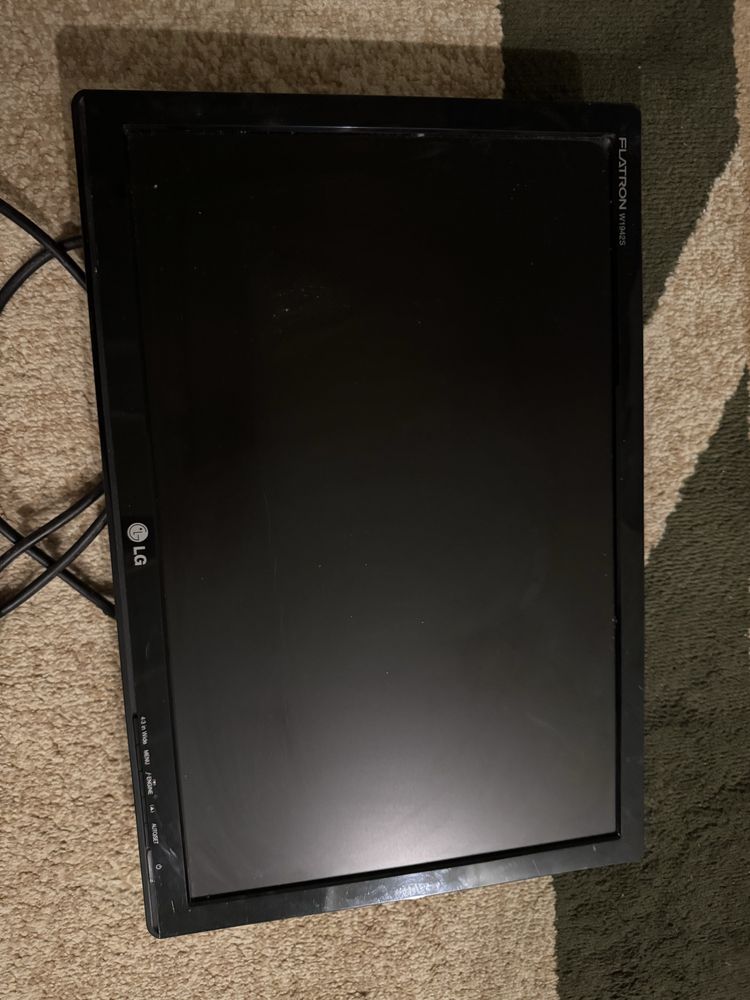 Монитор LG IPS 224 T