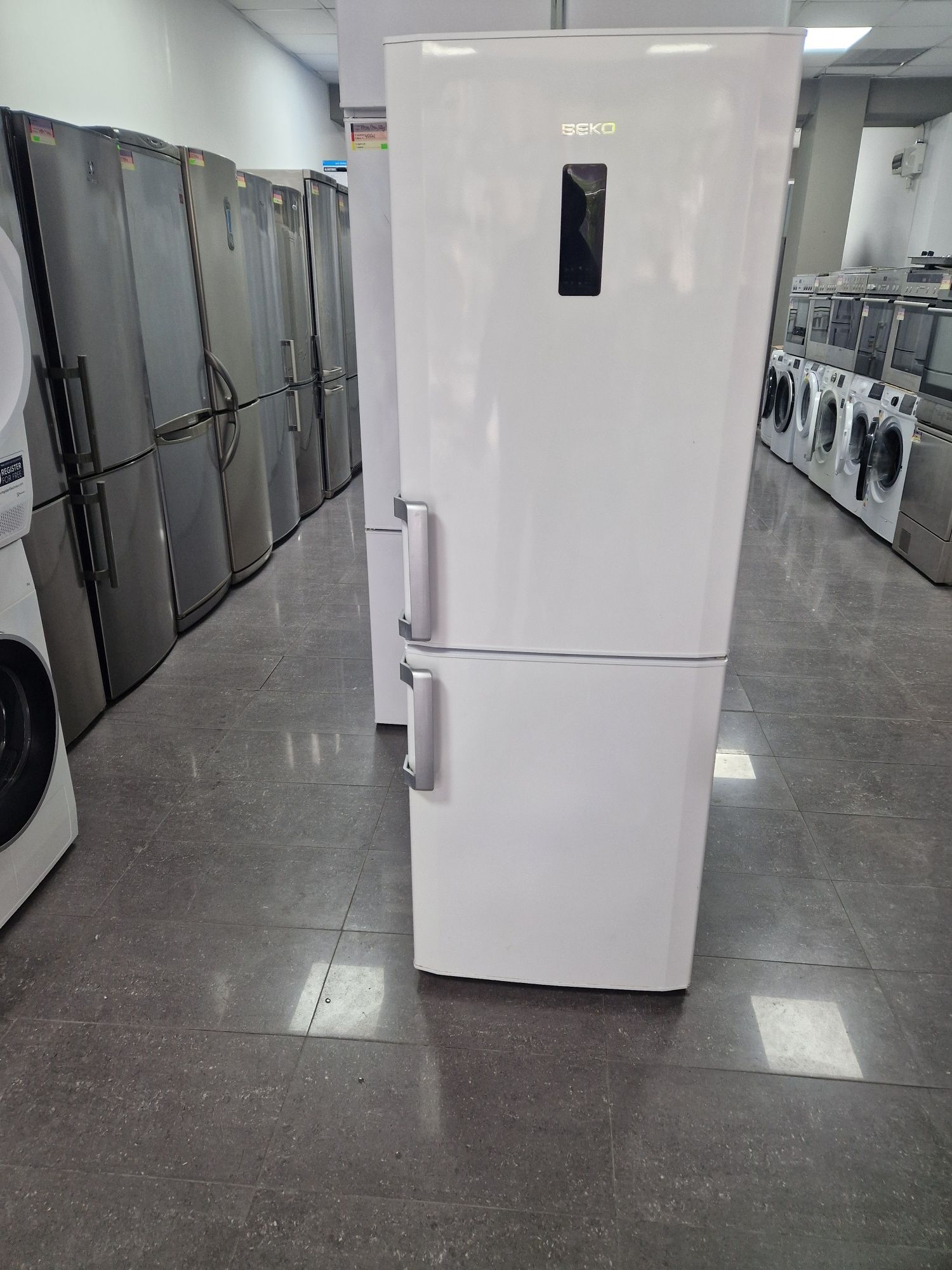 Хладилник с фризер  Beko A++ No Frost