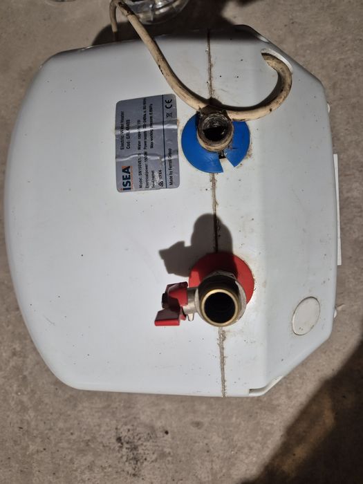 Vand instant apa calda