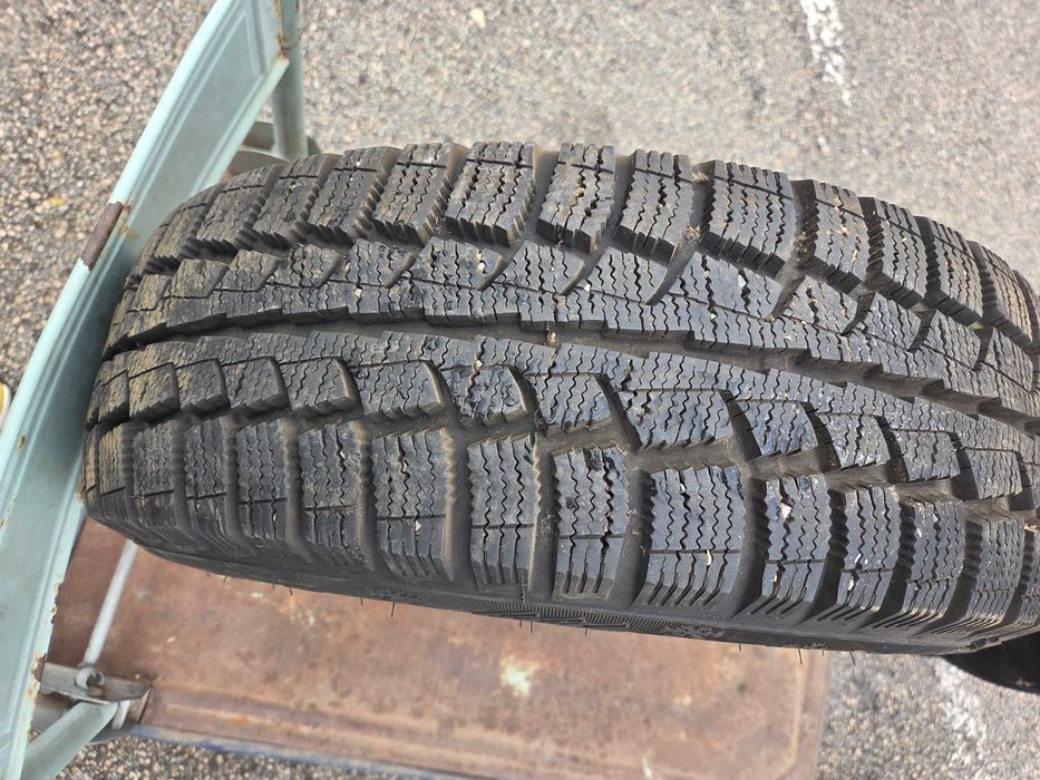 4 броя зимни гуми с джанти