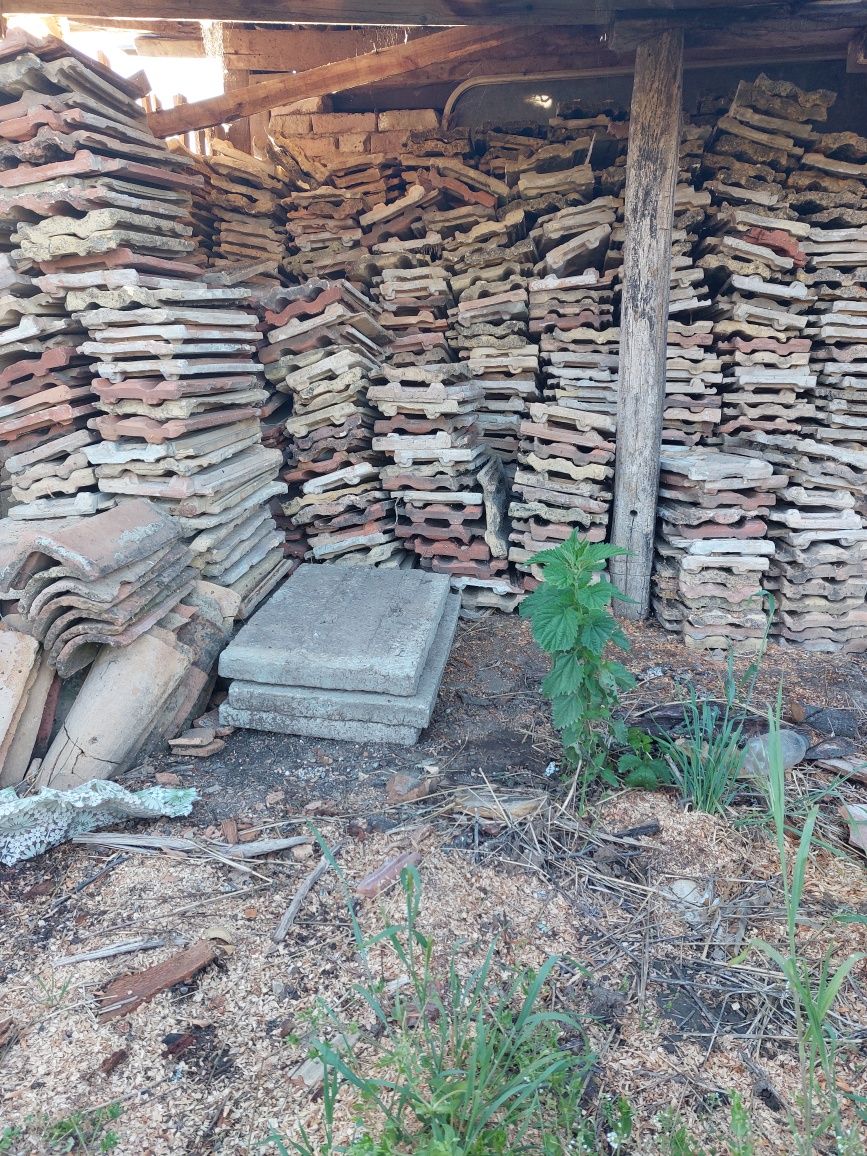Продавам цигли втора употреба.