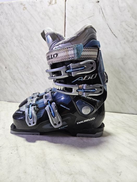 Clapari ski schi  Dalbello  mondo 24,5  corespunde mărimii 38